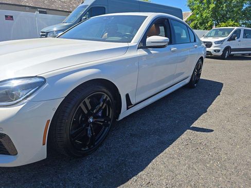 Used 2019 BMW 750i w/ Executive Package RWD image 1