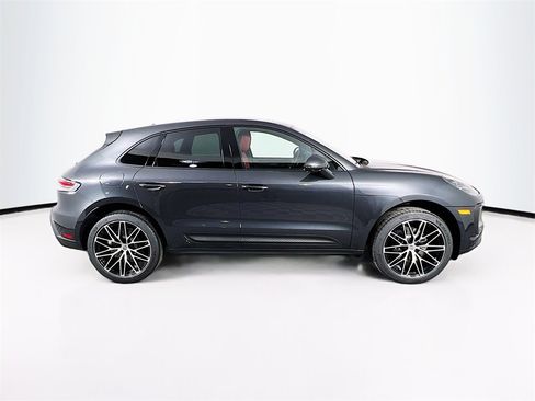 New 2026 Porsche Macan image 8