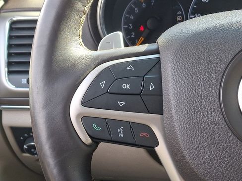 Used 2017 Jeep Grand Cherokee Overland image 22