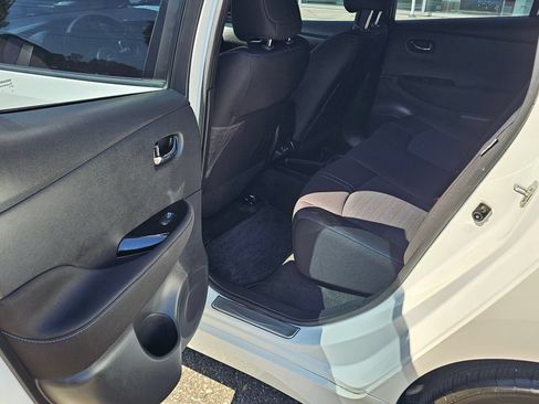 Used 2025 Nissan Leaf SV Plus FWD image 16