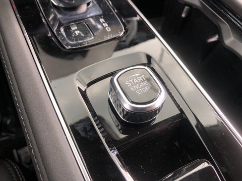 New 2026 Volvo XC90 B5 Ultra w/ Protection Package Premier image 31