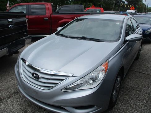 Used 2011 Hyundai Sonata GLS image 1