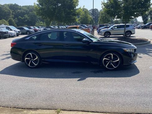 Used 2022 Honda Accord Sport image 2