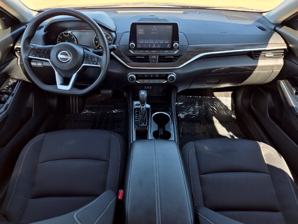 Used 2023 Nissan Altima 2.5 SV FWD image 11