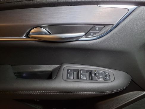 New 2026 Cadillac XT5 Luxury image 16