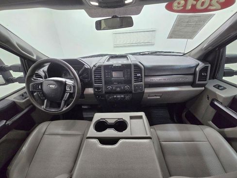 Used 2019 Ford F250 XL w/ STX Appearance Package RWD image 16