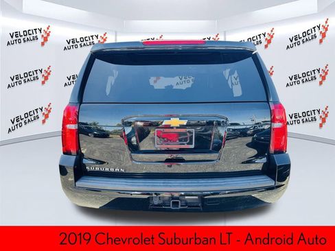 Used 2019 Chevrolet Suburban LT image 4