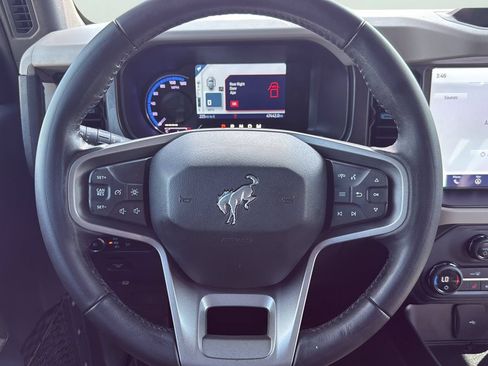 Used 2023 Ford Bronco Wildtrak AWD/4WD image 14
