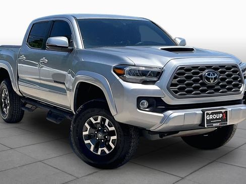 Used 2022 Toyota Tacoma TRD Sport w/ TRD Premium Sport Package RWD image 3