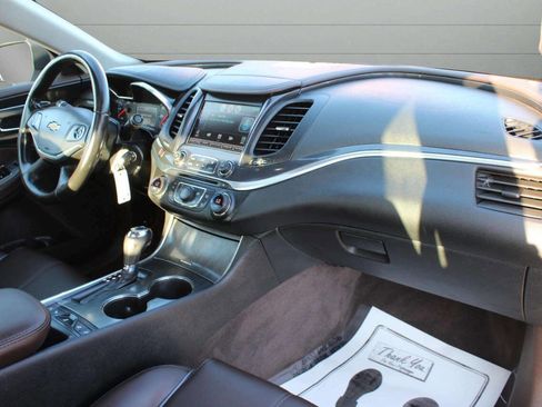 Used 2015 Chevrolet Impala LT w/ Convenience Package image 14