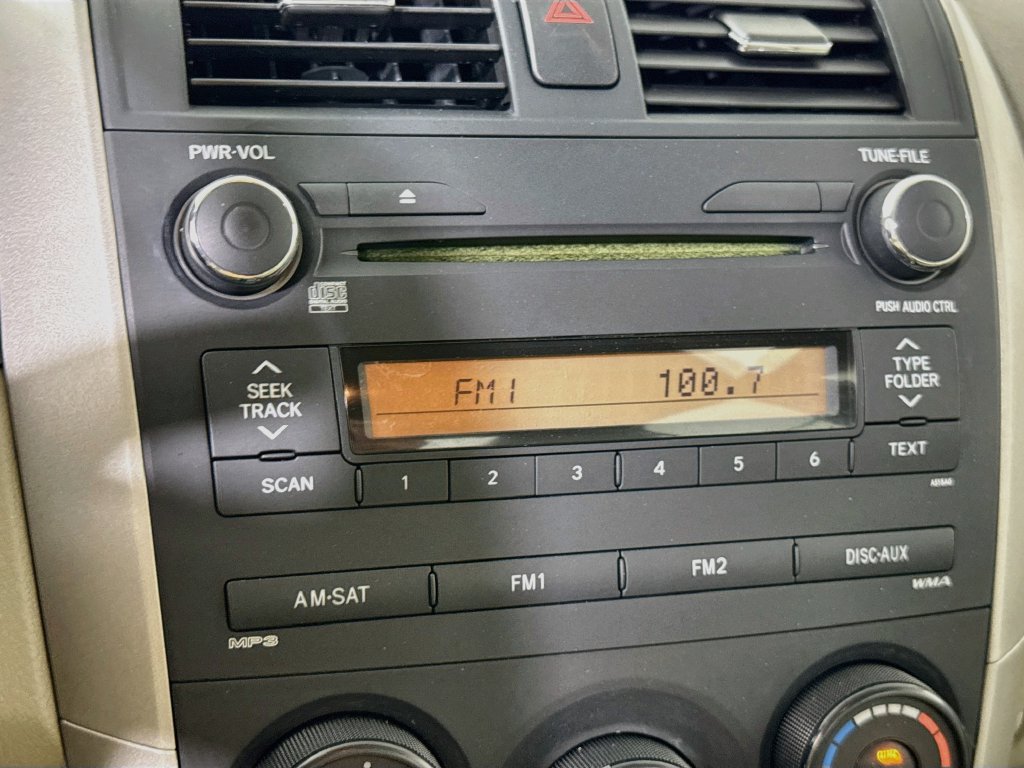 Used 2010 Toyota Corolla LE FWD image 5