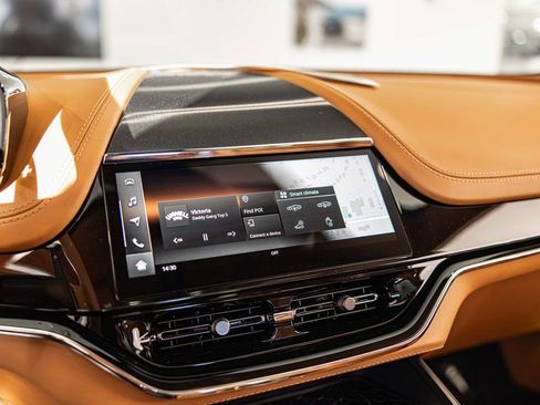 New 2026 Aston Martin DBX 707 image 28