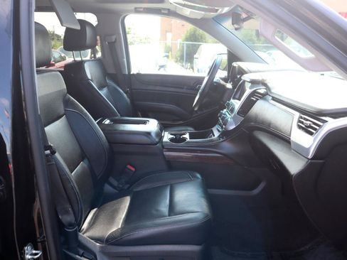 Used 2016 GMC Yukon XL SLT w/ Open Road Package AWD/4WD image 9