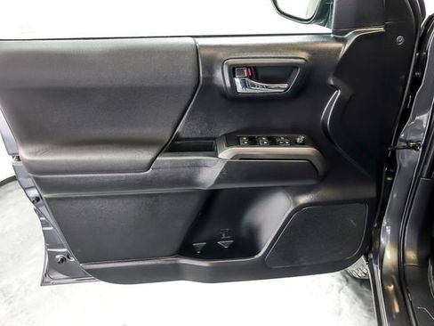 Used 2021 Toyota Tacoma TRD Sport w/ Technology Package AWD/4WD image 24