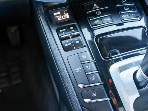 Used 2016 Porsche Cayenne image 40