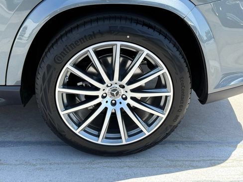 New 2026 Mercedes-Benz GLS 580 4MATIC image 14