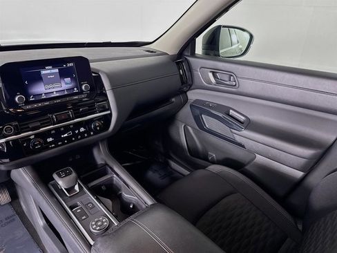 Certified 2024 Nissan Pathfinder SV image 24