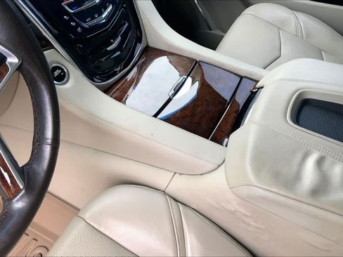 Used 2015 Cadillac Escalade Luxury RWD image 15