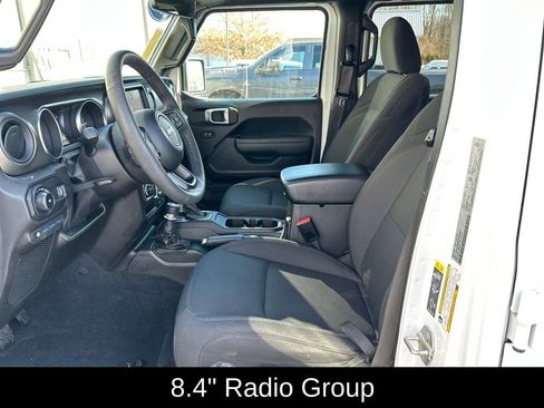 Used 2023 Jeep Wrangler Unlimited w/ Sun & Screen Package AWD/4WD image 13