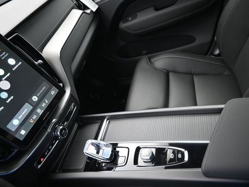 New 2026 Volvo XC60 T8 Ultra w/ Climate Package AWD/4WD image 17