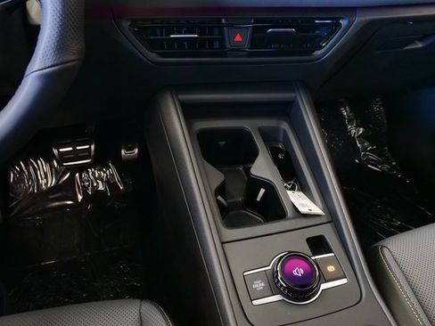 New 2026 Volkswagen Tiguan SE R-Line image 21