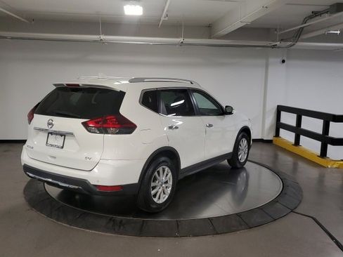 Used 2019 Nissan Rogue SV image 8