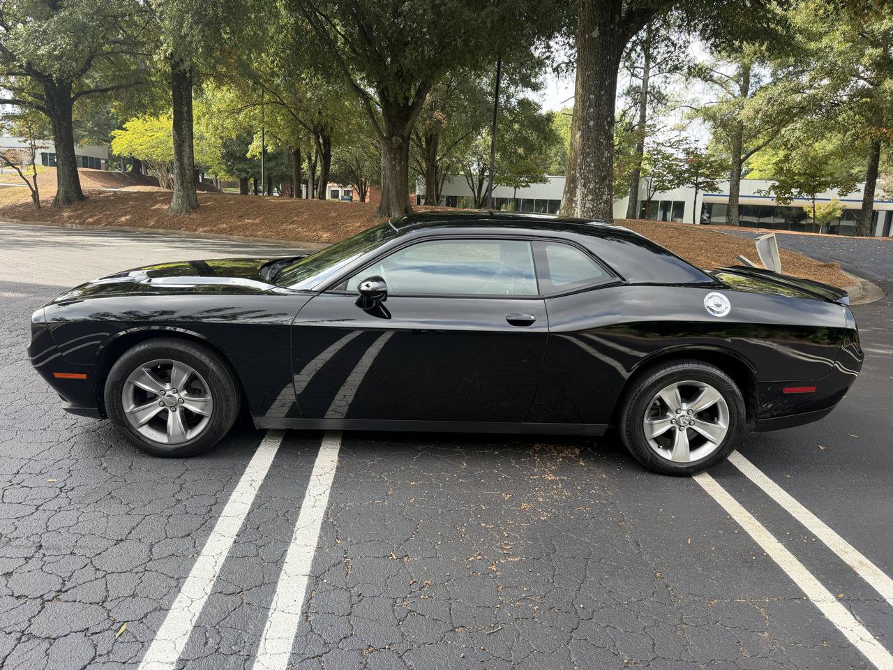 Used 2018 Dodge Challenger SXT RWD image 8