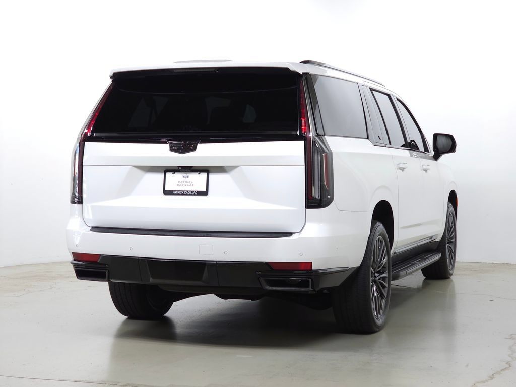 Used 2022 Cadillac Escalade ESV Sport AWD/4WD image 8