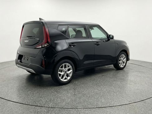 Used 2025 Kia Soul LX w/ LX Technology Package image 9