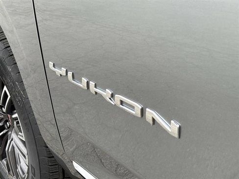 Used 2026 GMC Yukon XL Elevation image 13