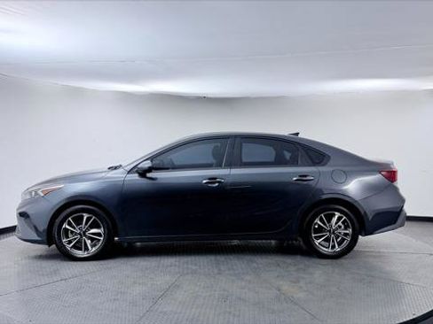 Used 2023 Kia Forte LXS FWD image 3