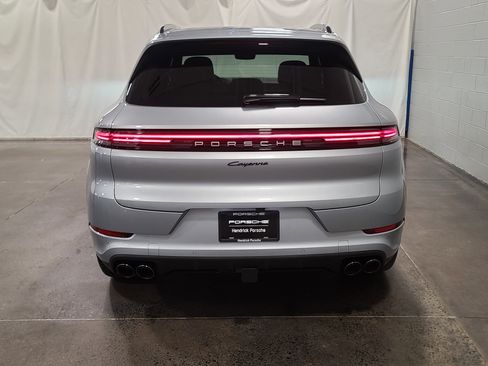 New 2026 Porsche Cayenne image 4