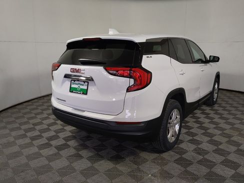 Used 2020 GMC Terrain SLE w/ LPO, Floor Liner Package FWD image 9