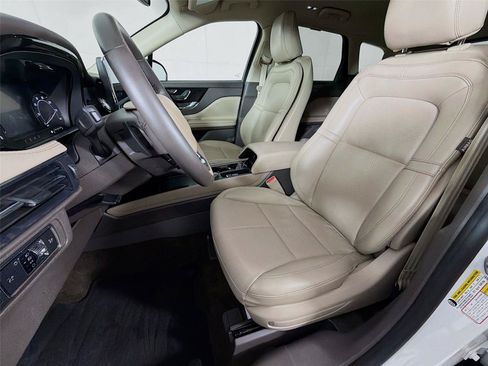 Used 2022 Lincoln Corsair AWD w/ Equipment Group 101A image 2
