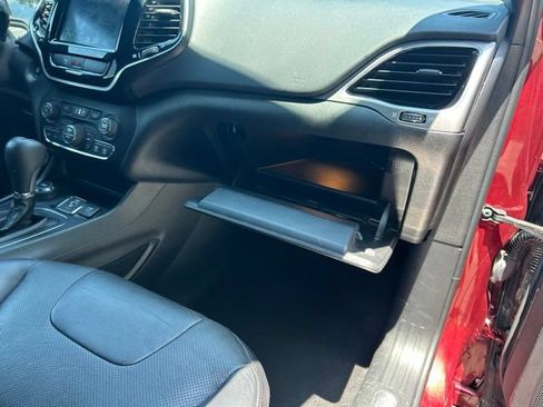 Used 2019 Jeep Cherokee High Altitude AWD/4WD image 39