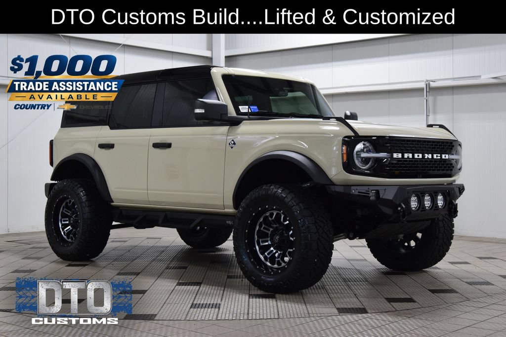 Used 2025 Ford Bronco Outer Banks AWD/4WD image 1