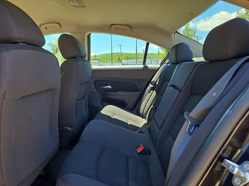 Used 2015 Chevrolet Cruze LT w/ Technology Package FWD image 15