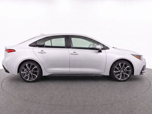 Used 2022 Toyota Corolla SE w/ SE Premium Package FWD image 8
