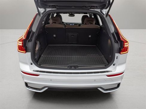 New 2024 Volvo XC60 T8 Plus w/ Protection Package Premier image 33