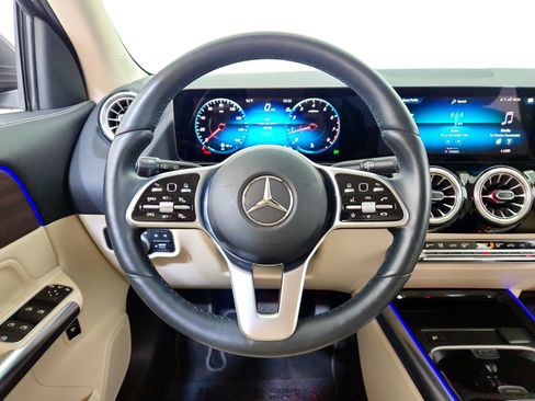 Certified 2023 Mercedes-Benz GLA 250 4MATIC image 17