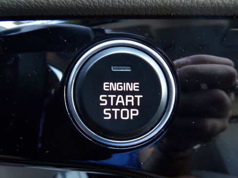 Used 2021 Kia Sportage EX w/ EX Technology Package image 19