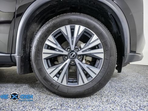 Used 2022 Nissan Rogue SV FWD image 41