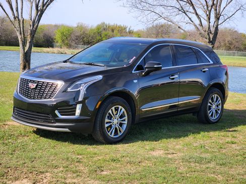 Certified 2022 Cadillac XT5 Premium Luxury w/ Technology Package image 3