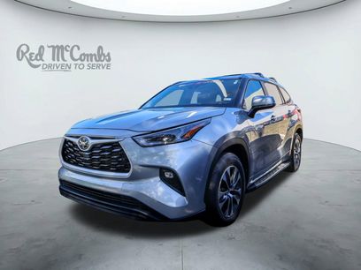 Used 2025 Toyota Highlander LE