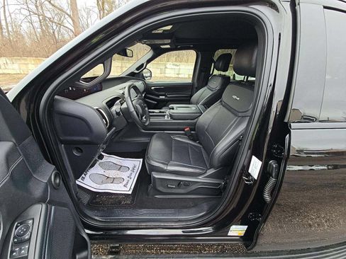 Used 2025 Ford Expedition Max Platinum w/ Stealth Appearance Package AWD/4WD image 10