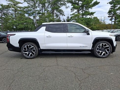 Used 2024 Chevrolet Silverado EV RST image 7