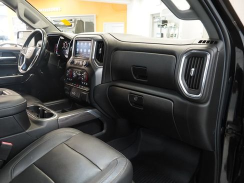 Used 2019 Chevrolet Silverado 1500 LTZ w/ LTZ Convenience Package AWD/4WD image 33