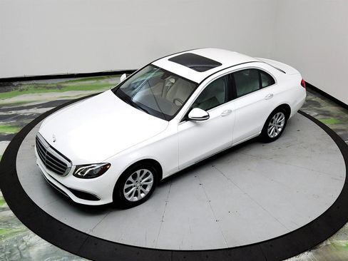 Used 2017 Mercedes-Benz E 300 image 34