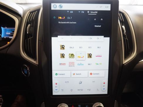 Used 2021 Ford Edge SEL w/ Convenience Package image 11