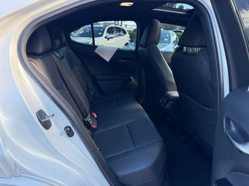 Used 2022 Lexus UX 200 w/ Premium Package FWD image 19